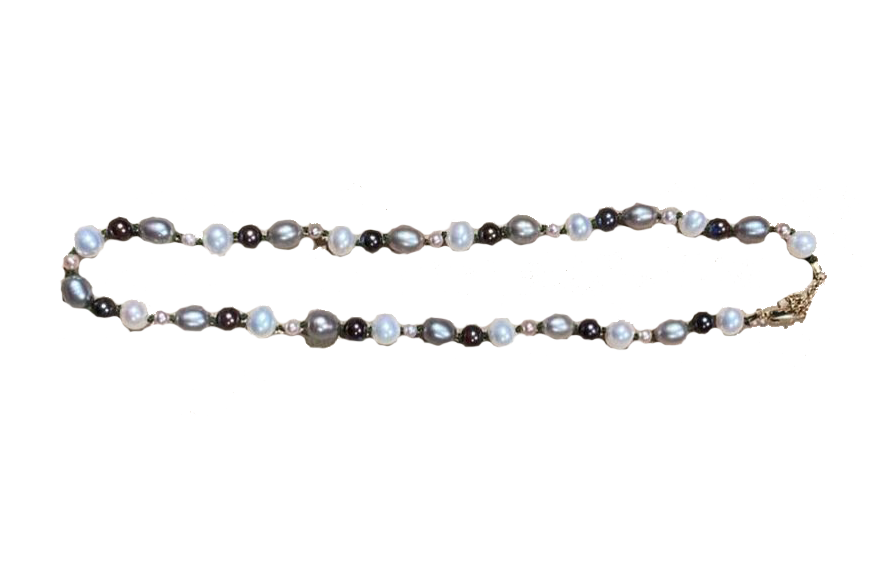 Black & White Pearl Necklace