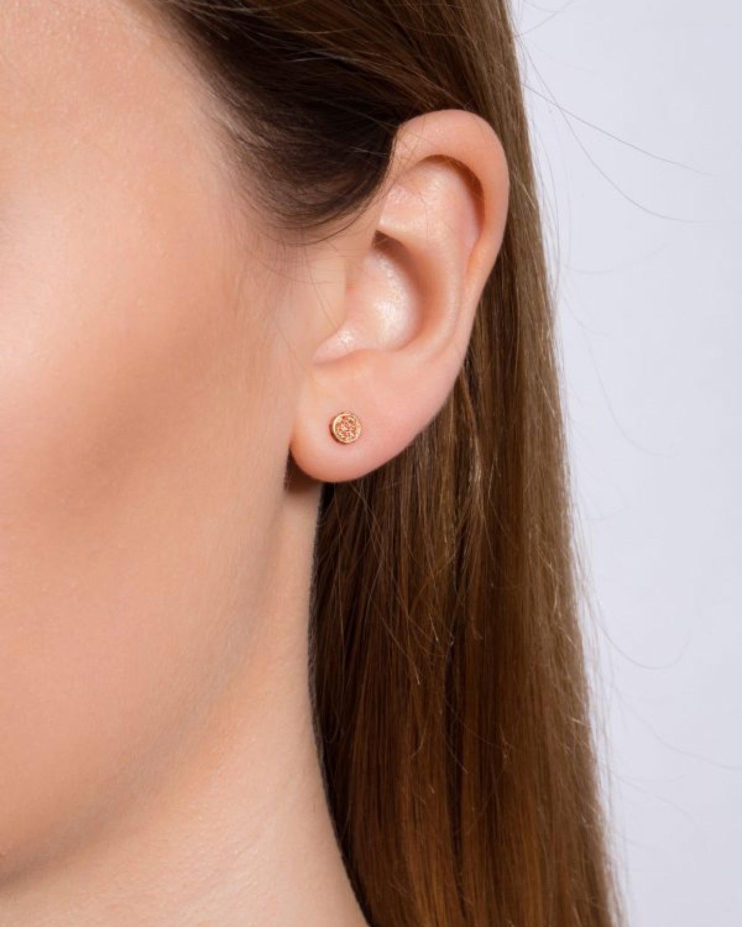 أقراط ألماس بلون الشمبانيا المتوهج