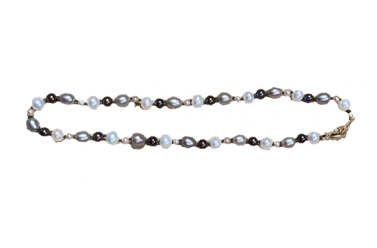 Black & White Pearl Necklace